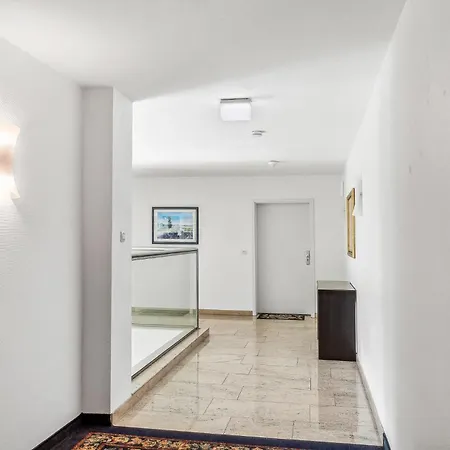 Apartment 1 Bedroom Front In